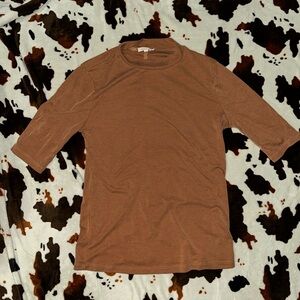 Women’s shirt. 3/4 length sleeve.